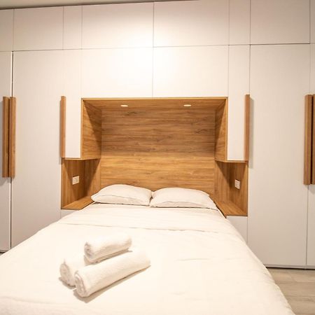 Piata Romana, Two Bedrooms Apartment Бухарест Экстерьер фото