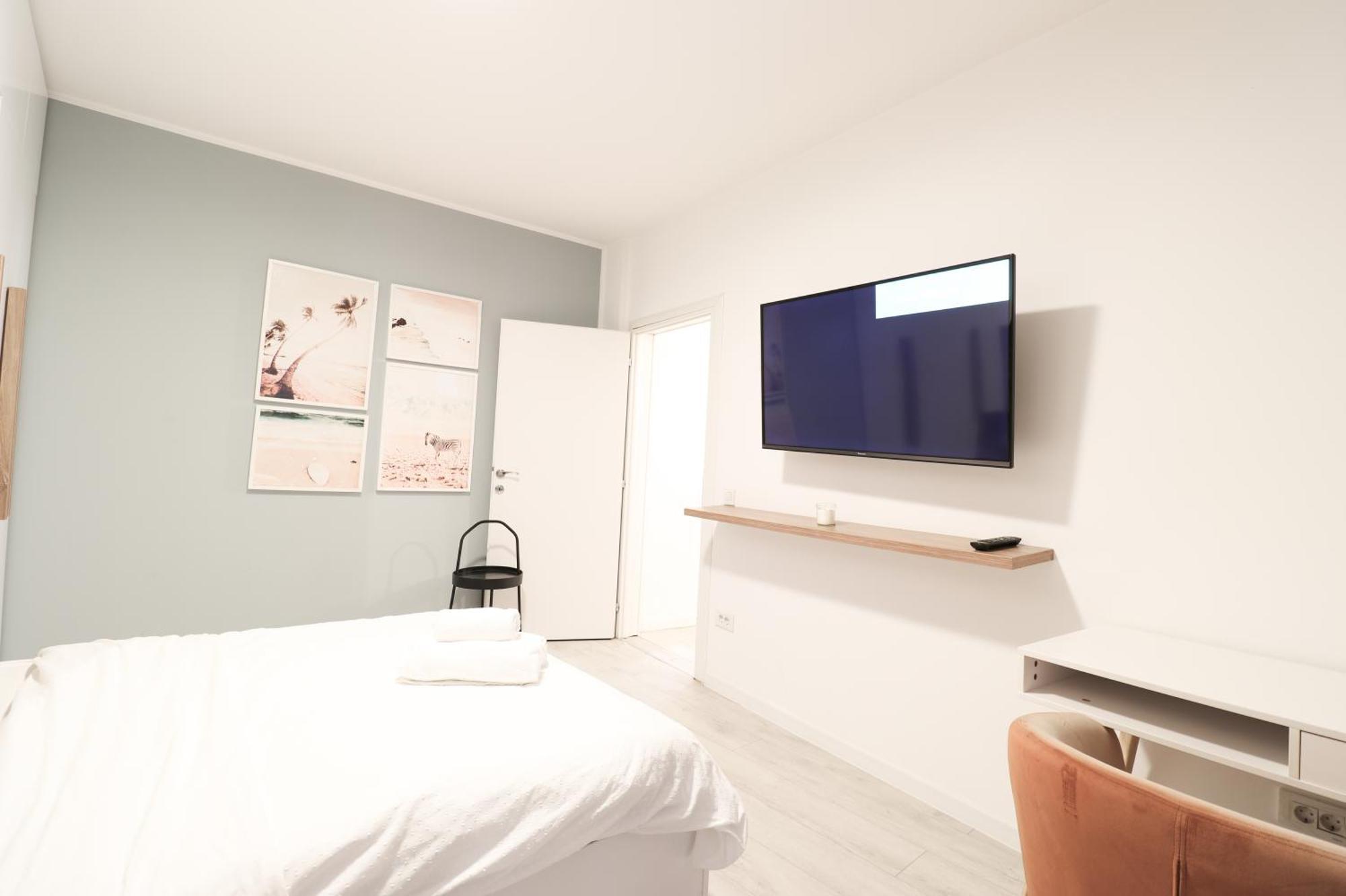 Piata Romana, Two Bedrooms Apartment Бухарест Экстерьер фото